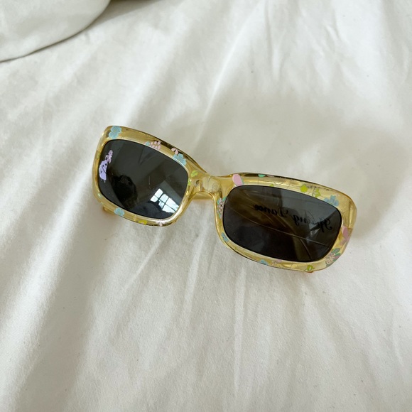 Disney Kids Yellow Sunglasses - Picture 7 of 7